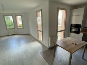 APPARTEMENT 64 m2 - 3 PIÈCES LAC DE MAINE