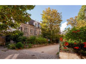 COUVENT DES URSULINES 3 PIECES TRAVERSANT SUR JARDINS