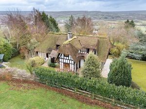 Vente locaux professionnels 8 pièces 195 m² à Deauville (14800)  1 850 000 €