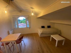 Appartement mansardé meublé à vendre