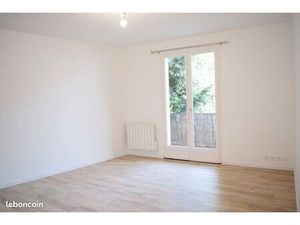 F2 44 m² – Centre-ville Le Perray-en-Yvelines – Balcon  Parking  Cave