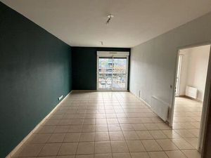 ? Beau T2 meublé en centre-ville de Calais – résidence récente et calme