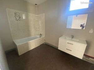 Appartement T3   75 m2 avec grand balcon