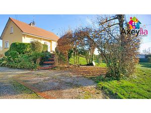 Maison avec 3 chambres  piscine et terrain.
