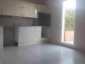 T1 situé au coeur des Essarts-le-Roi avec une terrase