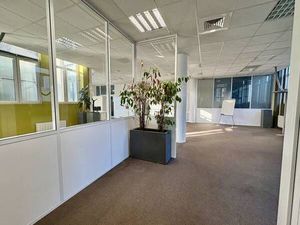 Local commercial de 220 m² – Secteur Quinconces / Banque de France