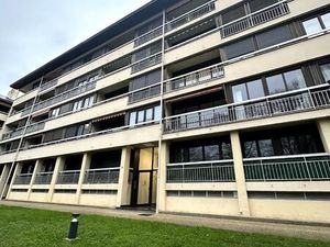 REIMS - SAINT-REMI - Type 4 avec vue imprenable sur le canal