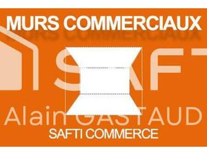 Murs Commerciaux vides à Saint Raphaël.Très Bon visuel et passage  bel emplacement N1