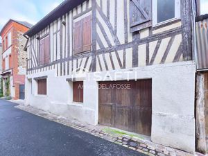 MAISON AU CENTRE D'ORBEC AVEC GARAGE