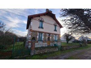 Maison 119m² hab  2 appart (57 et 62 m²) + dép / 1290m² de terrain