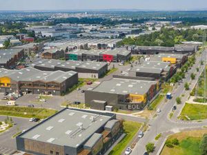 A LOUER : Local d'activités de 462 m²