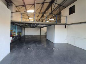 A vendre / A louer - Batiment indépant de 1 500 m² à Coulommiers