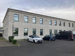 Location Local d'activité-bureaux de 721 m² - Europarc de Créteil (94)
