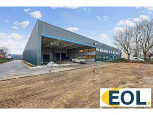 A louer immeuble indépendant réhabilité d'activité/stockage avec des bureaux d'accompagnem