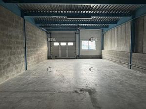A LOUER - Local d'activités avec bureaux d'environ 276 m² à LISSES (91)