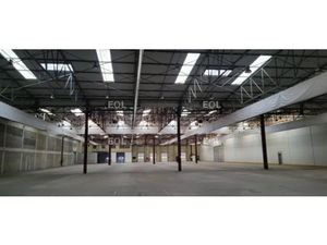 Entrepôt avec bureaux de 6 215 m² à louer - Mâcon (71)