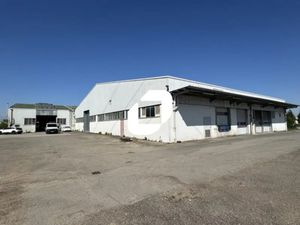 A LOUER  Stockage & Show-room