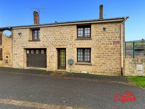 Maison de charme à Vaux-Villaine avec garage jardin et 5 chambr
