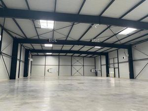 Vaires-sur-Marne (77) - A Vendre / A Louer - Local d'activité avec bureaux de 1 675 m²