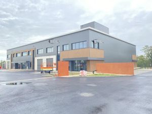 Lot d'activités neuf à louer