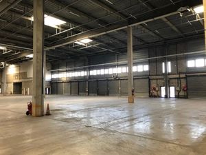 TRAVERSANT 10 PORTES A QUAI