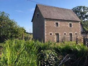 Vente Longère et corps de ferme à Saint-Pierre-des-Landes (53500) : à vendre / 77m² Saint-