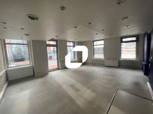 A VENDRE  EMPLACEMENT IDEAL