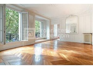 Haussmannien de 140 m² avec terrasse de 34 m²  à deux pas de Montmartre