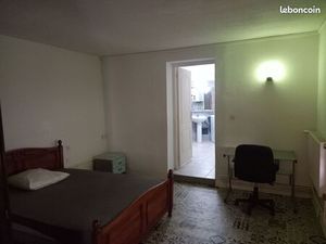 Bel F2 (meublé ou pas) proche centre pour pers. Calme