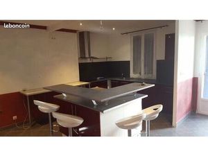 T4 atypique centre st denis de pile proche maternelle et mairie