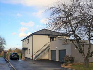 Logement de 4 pièces au 1er étage avec terrasse et garage