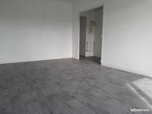 F3 lumineux avec balcon