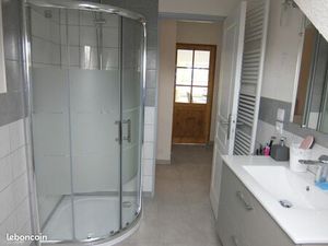 F2 DOLE / Saint-Ylie parking privé  état neuf