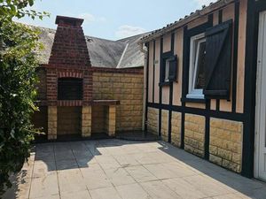 Loue Maison de ville rénovée – 2 chambres – Terrasse – Parking – Centre-ville au calme