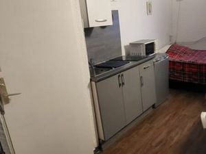 Studette meublée au calme