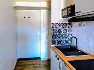 Studio meublé avec parking: métro Saint-Cyprien rénové charges comprises