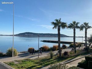 Studio appartement vue étang de thau Clim et wifi 300m cure