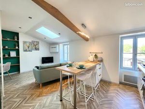 T1 meublé neuf floral-chic – Climatisé