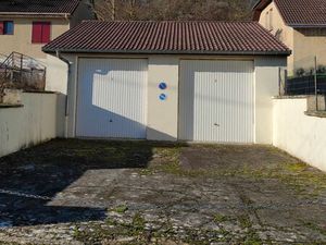 Grand garage à louer