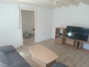 Loue petite maison en cours de rénovation