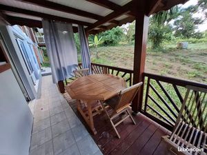 F2 avec piscine meublee possible 2 chambres