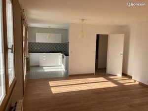 Location appartement Grenoble Grand T2 50m² Palais des Sports Paul Mistral