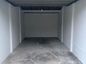 Garage fermé à louer