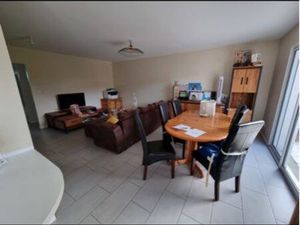 Maison contemporaine de plain-pied – 3 chambres – Grand garage – Terrain 700 m²