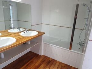 ? Location Maison de Ville - Charme  Luminosité et garage