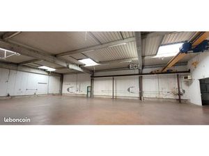 Local d'activité 790 m²