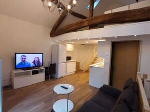 Maison de village avec garage et balcon