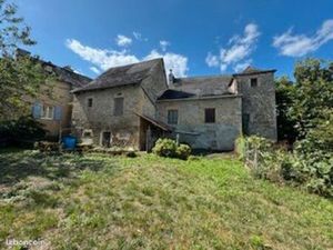 Maison de caractère en pierre blanche