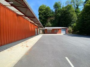 Entrepôt / Bureau / Showroom - 380 m²