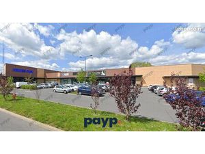 Local commercial 200 m²